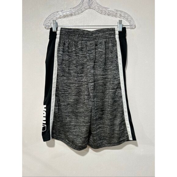 NBA Men’s Black Gray Athletic Basketball Shorts Size Medium Logo Side Stripes - Picture 2 of 8